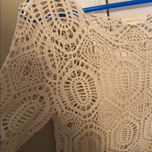 Off white/crm color top never worn, make an offer - Picture 2 of 3